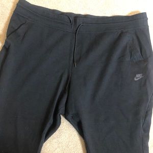 Nike Pants - Black Nike Sweatpants. Nike Pants - Black Nike Sweatpants.